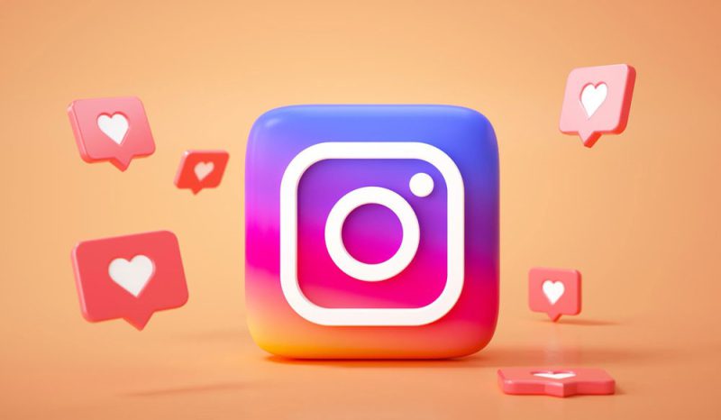 The Instagram logo with a status showing "server outage" to explain why new posts are not showing.