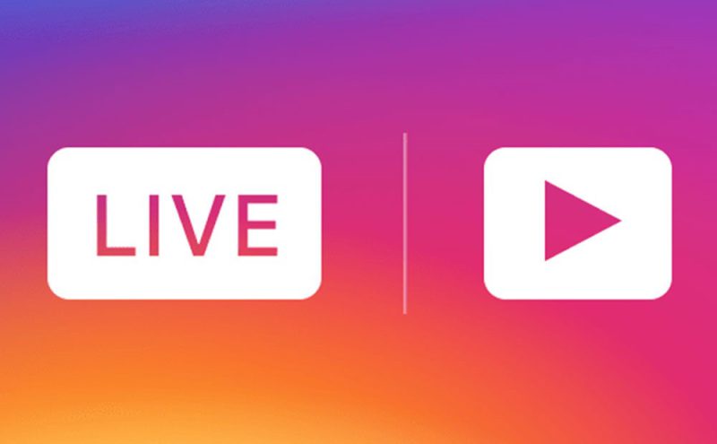 An illustration of pasting an Instagram Live URL into an online video downloader website to save the video.